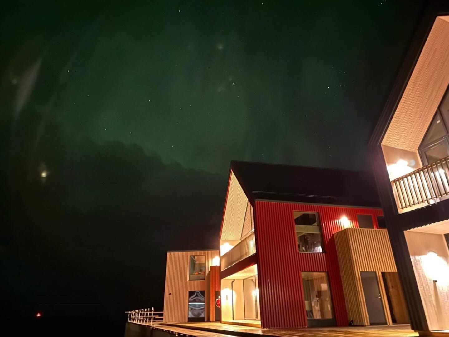 Stor Moderne Leilighet I Henningsvaer, 70 Kvm エクステリア 写真