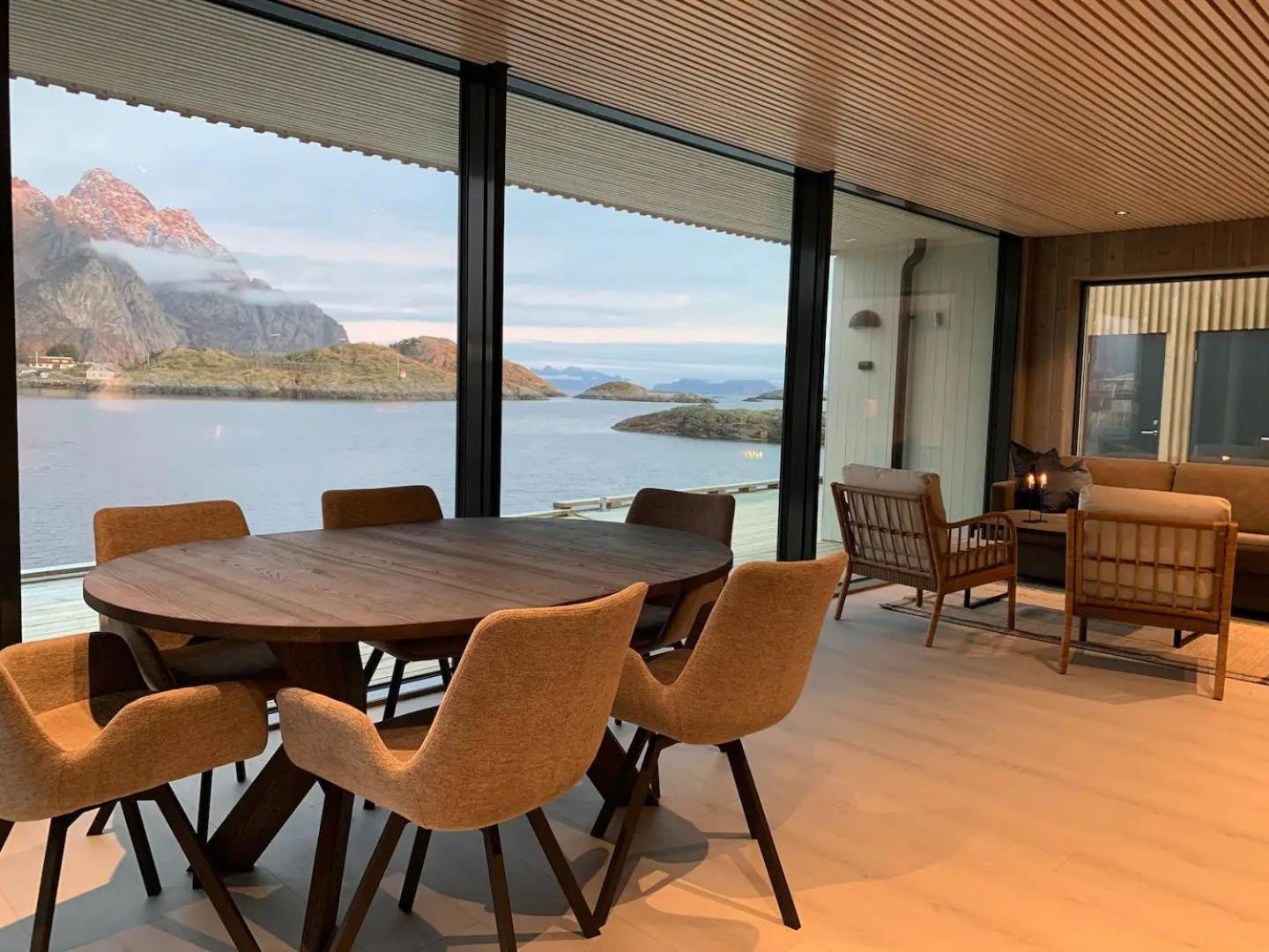 Stor Moderne Leilighet I Henningsvaer, 70 Kvm エクステリア 写真